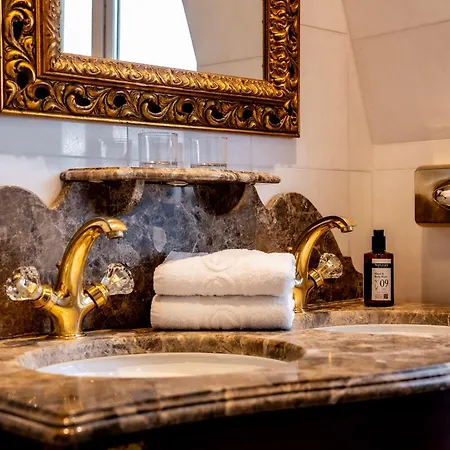 Hotel La Royale Parigi