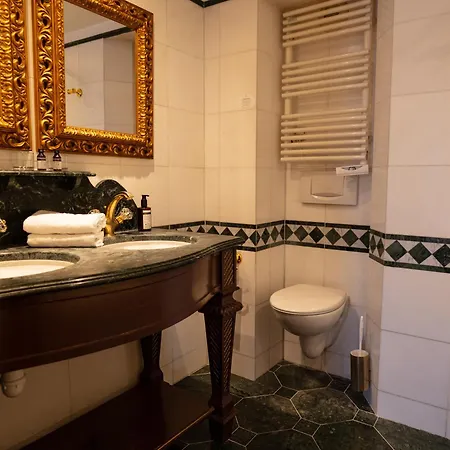 Hotel La Royale 4*