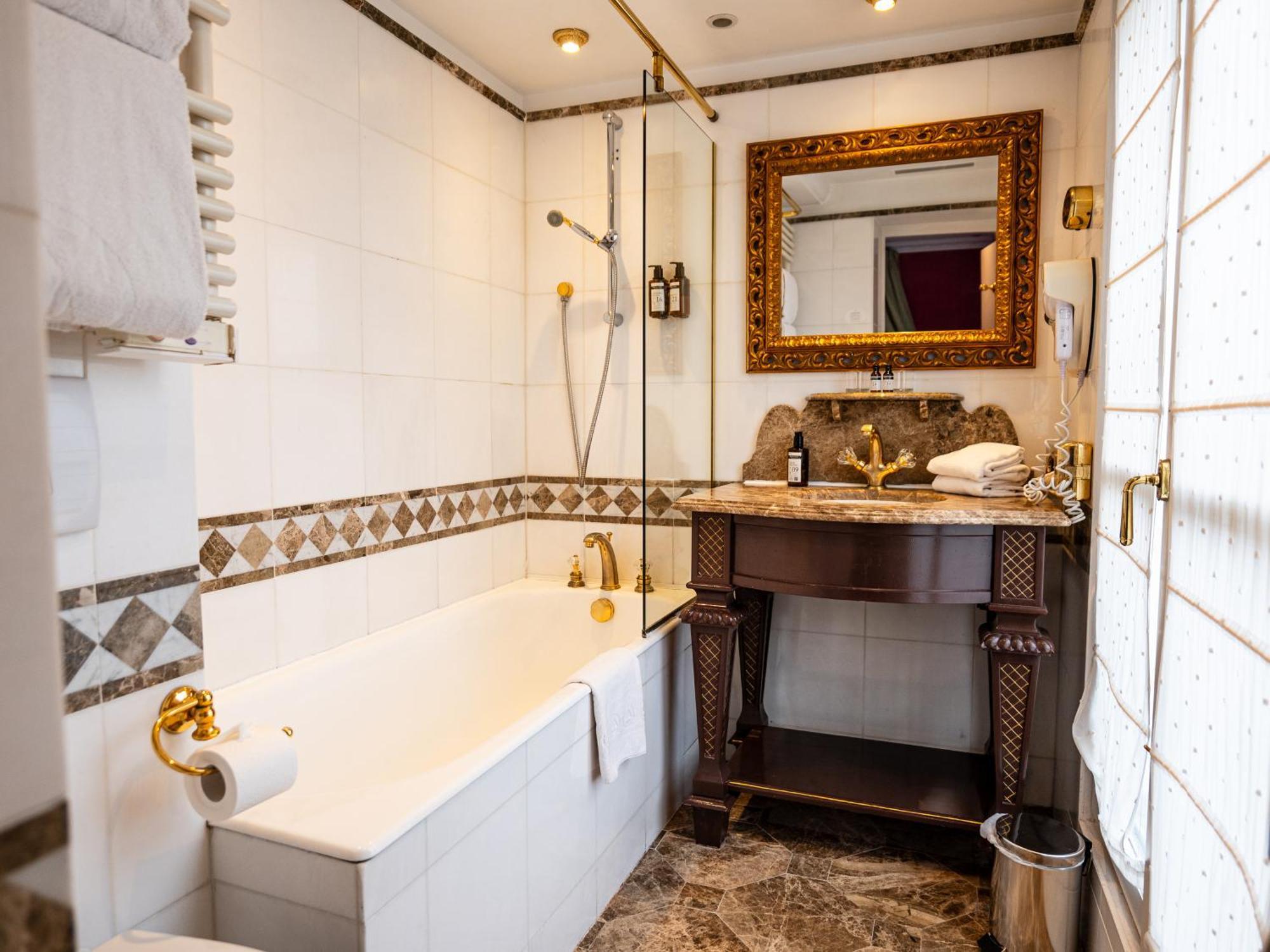 La Royale Hotel Parigi