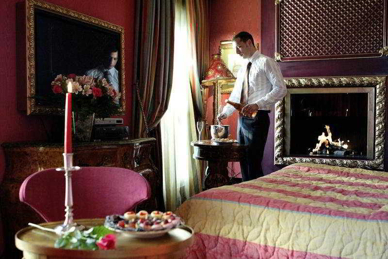 La Royale Hotel Parigi